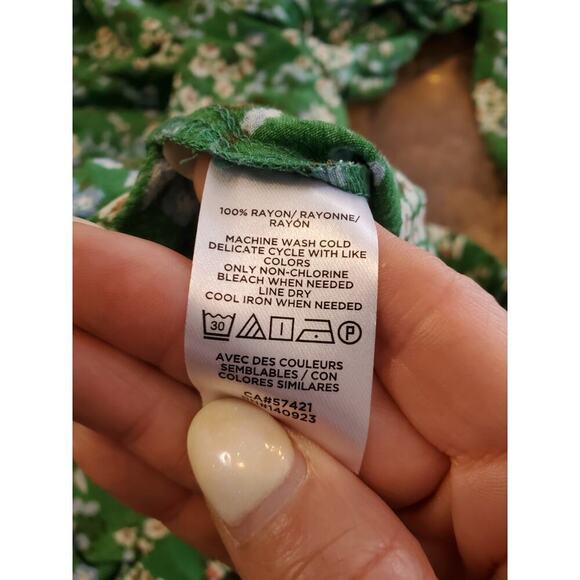 NWT Rayon Loft Popover top Large‎ - Picture 5 of 6